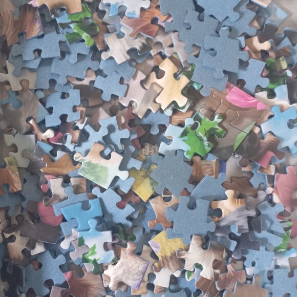 Ravensburger 300 Piece Dog Puzzle - Picture 5 of 6